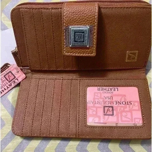 Stone Mountain Women's Cornwall Wallet NWT - Picture 2 of 6